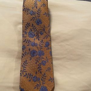Silk tie